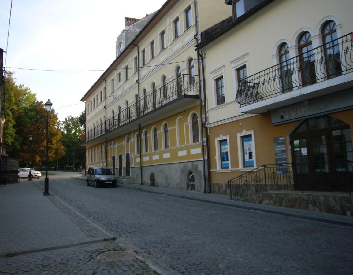 Apartments U Ratushi Каменец-Подольский Экстерьер фото