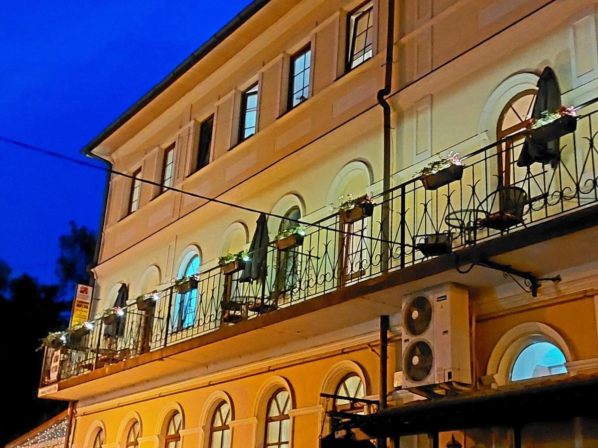 Apartments U Ratushi Каменец-Подольский Экстерьер фото
